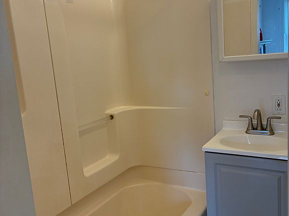 5th image of 282 State St #3F