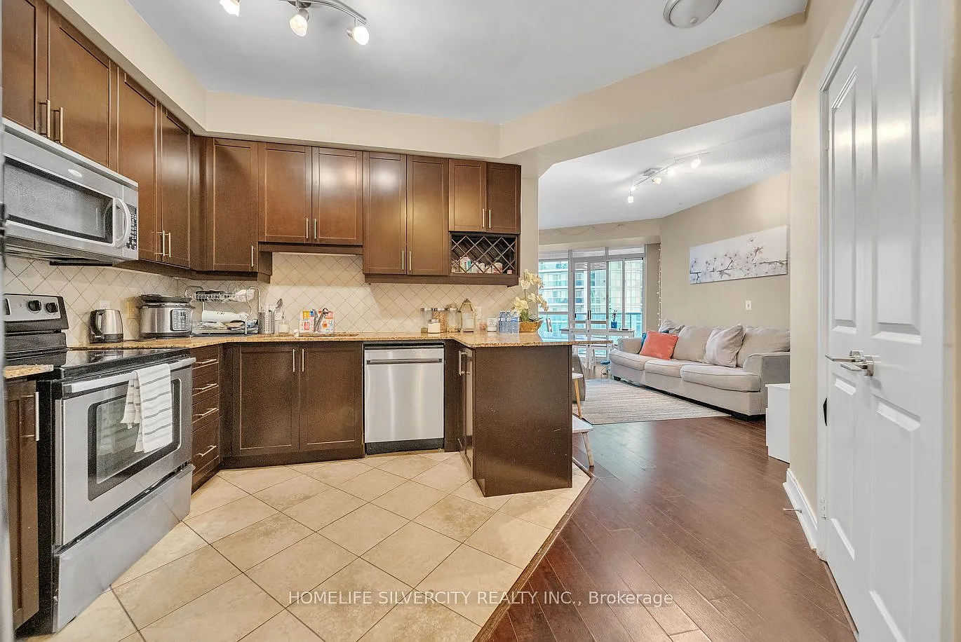 2 bed, $2,750 — Photo 2