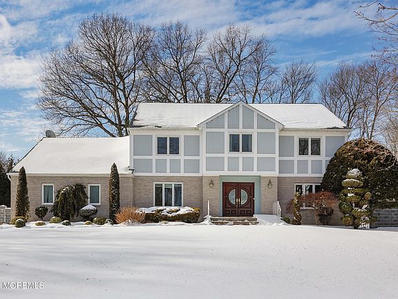2nd image of 31 Verrazano Drive