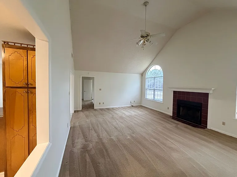 4109 Northlake Dr — Photo 3