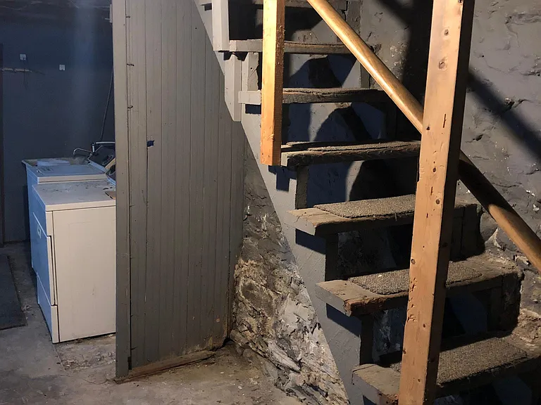 70 Pasadena St — Photo 24