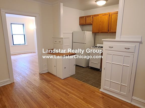 4th image of 4883.5 N Paulina St #1C