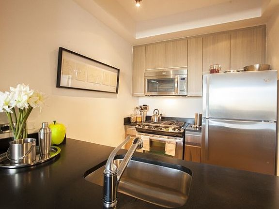 4th image of 66 Rockwell Pl APT 15E