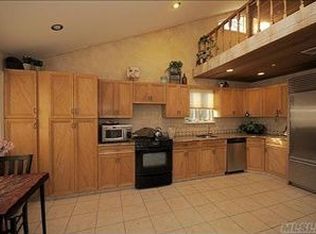 59 Elderberry Rd, Syosset, NY 11791