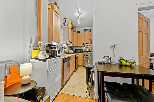 Rented by R New York | media 15