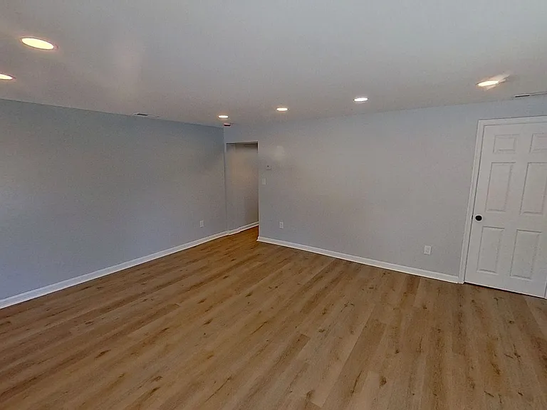 5 E Pennsylvania Ave — Photo 2