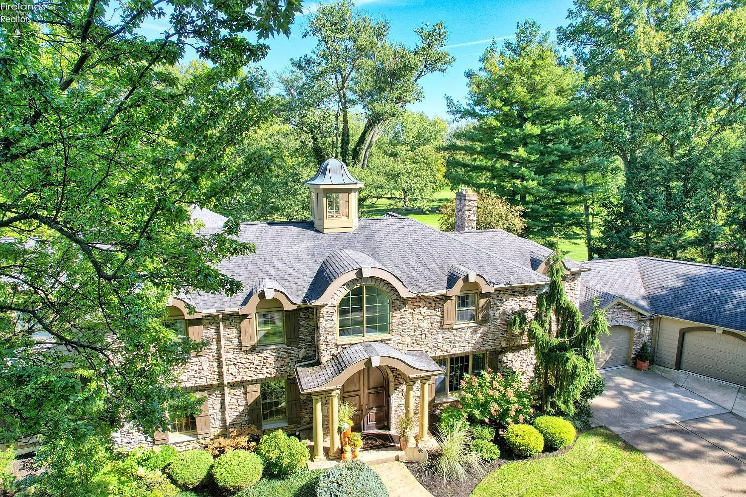 2512 Fairway Ln photo 1