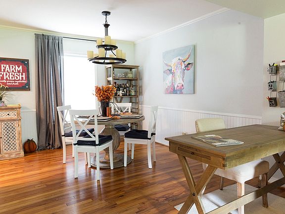 4th image of 6372 Bordeaux Ave #6372