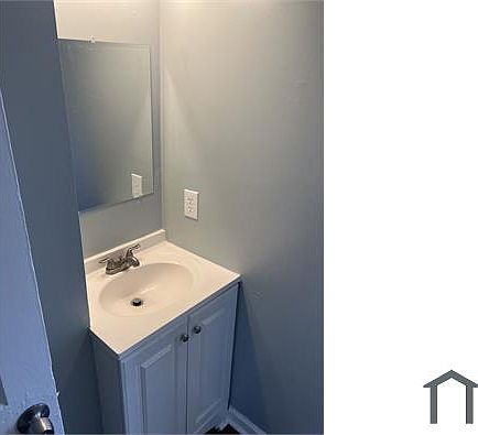 2nd image of 2119 Walnut St