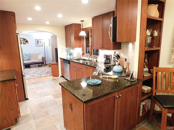 4th image of 4865 Driftwood Dr