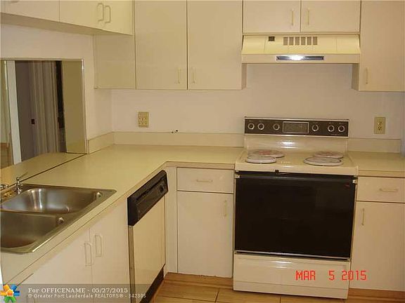 3rd image of 10414 NW 24th Pl APT 402