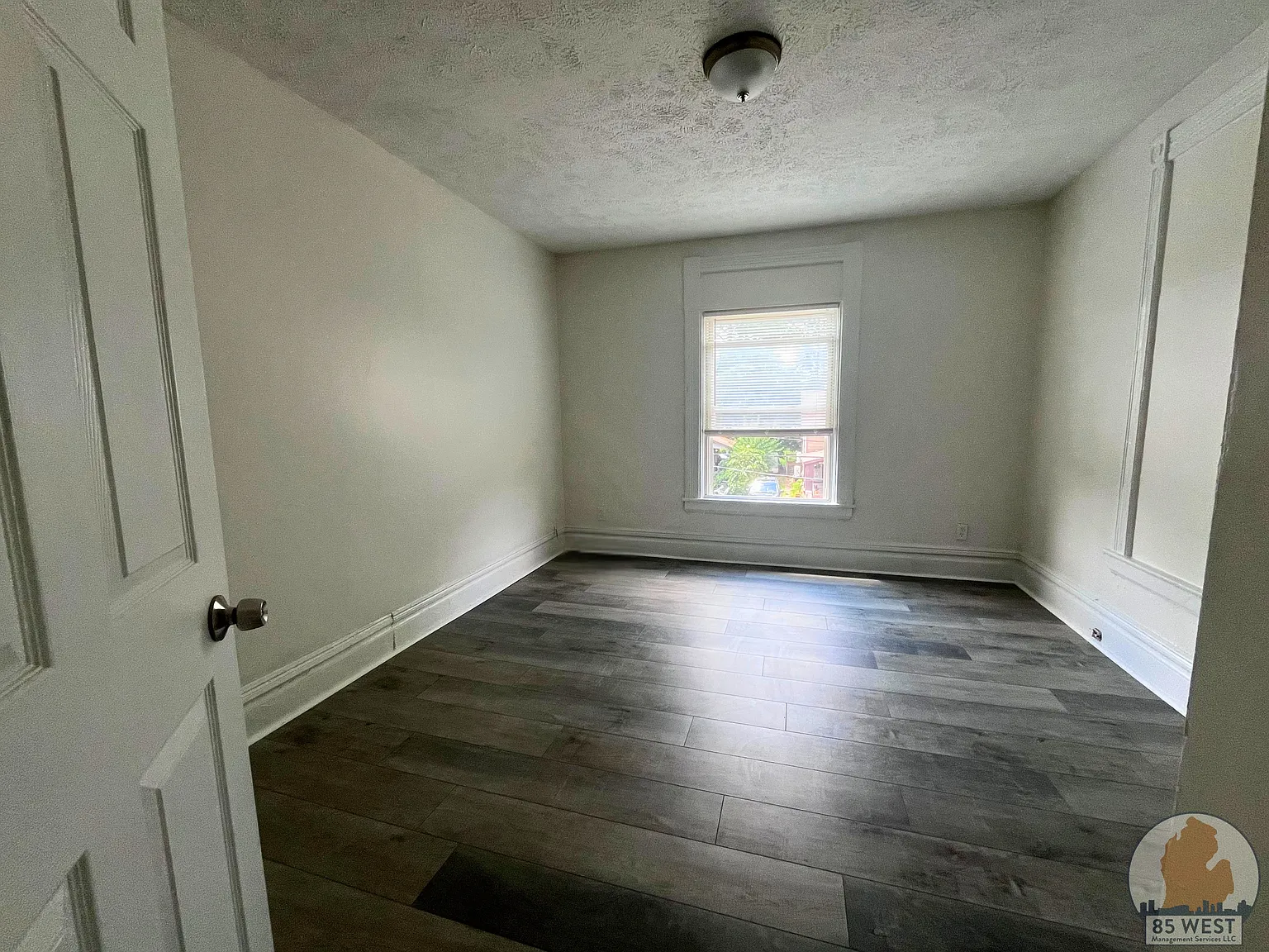 1046 Lafayette Ave SE — Photo 4