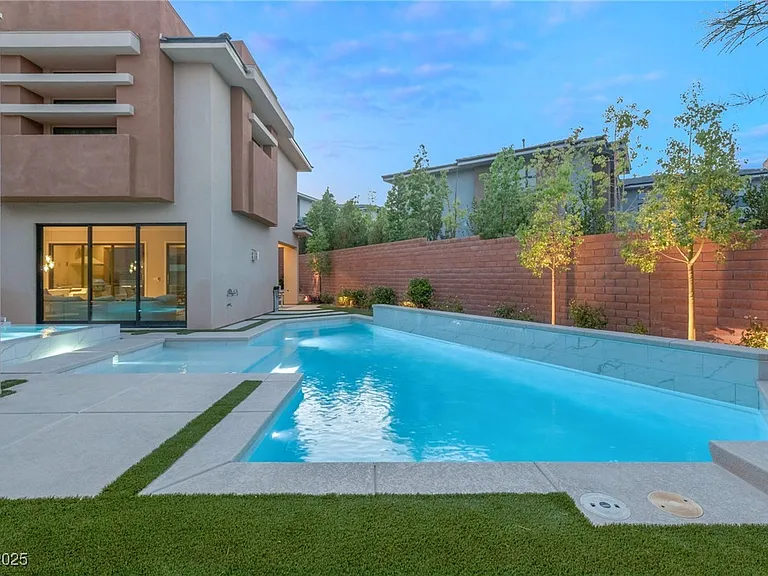 19 Garden Rain Dr — Photo 40