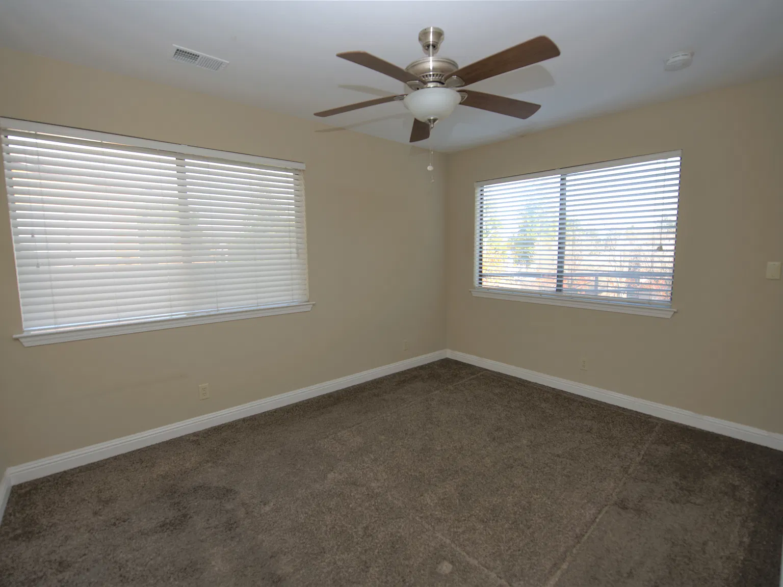 2 bed, 950 sqft, $2,295 — Photo 2