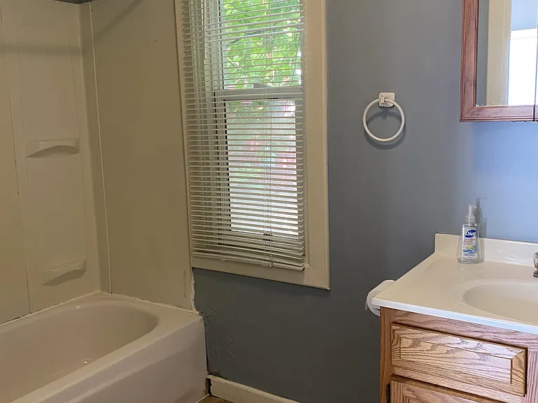 1613 N Van Buren St — Photo 6