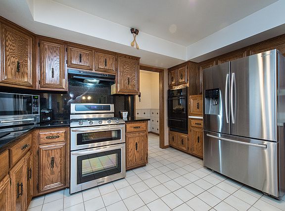 3rd image of 10640 Wildwood Dr