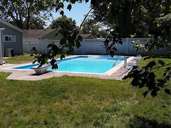 5th image of 1442 Yale Dr