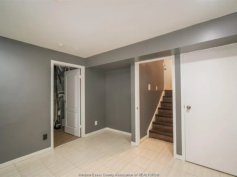 3925 Riverside Dr E — Photo 10