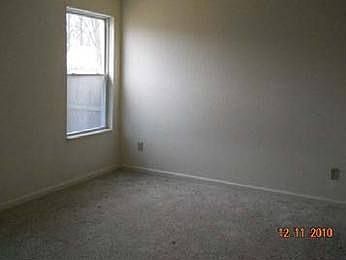 2nd image of 3327 Keystone Lakes Way