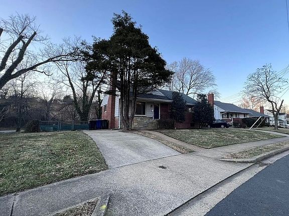 3rd image of 1812 N Jackson St