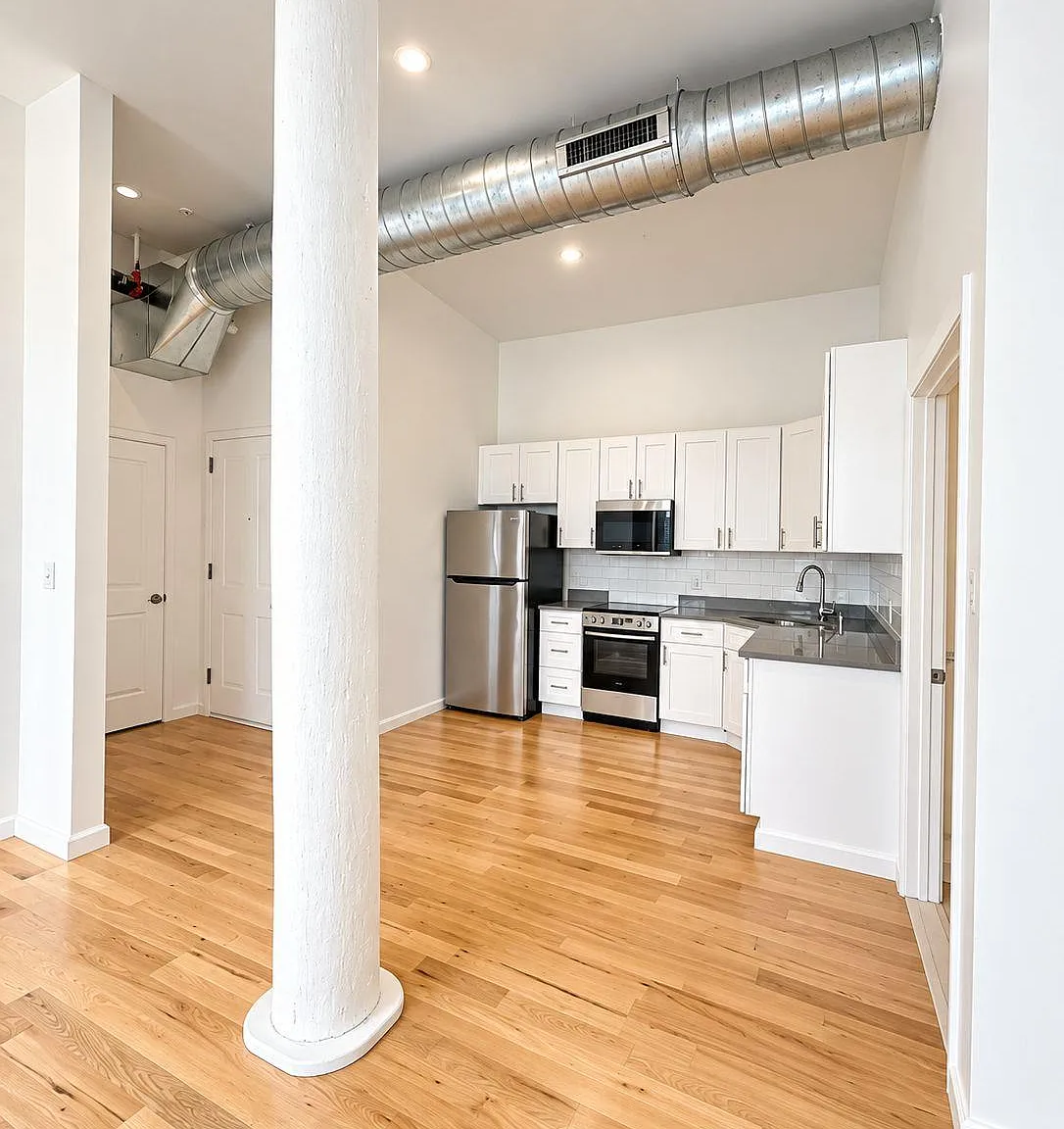 2 bed, 1.0 bath, 808 sqft, $2,100 — Photo 4