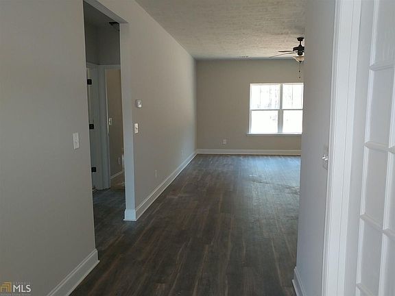 3rd image of 401 Coles Way #37