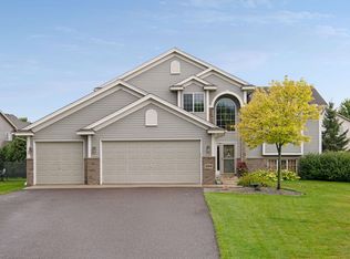 10445 Kalen Dr NE, Hanover, MN 55341