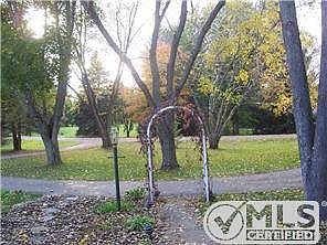 Circular Drive w/Welcoming Arbor