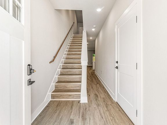 5th image of 1505 Sophia Ave