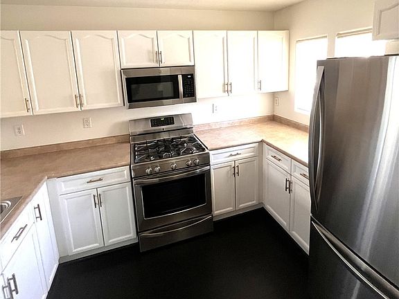 3rd image of 9108 Captivating Ave