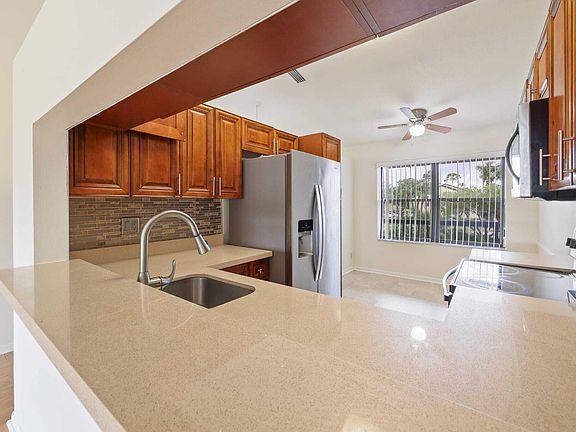 2nd image of 4698 Lucerne Lakes Boulevard E #202