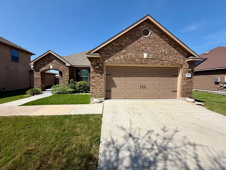 1484 Astor Crk — Photo 2