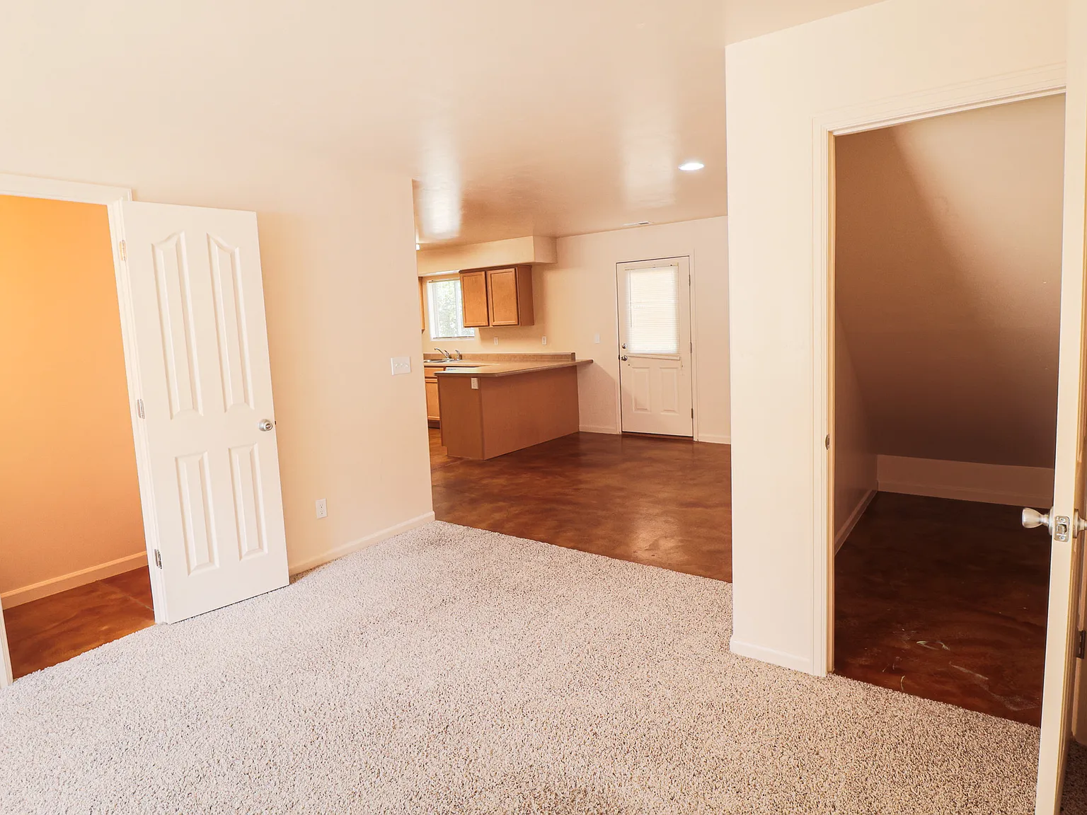 2589 E Cactus Rd — Photo 3