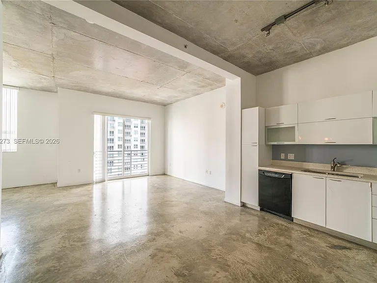 234 NE 3rd St #305 — Photo 2