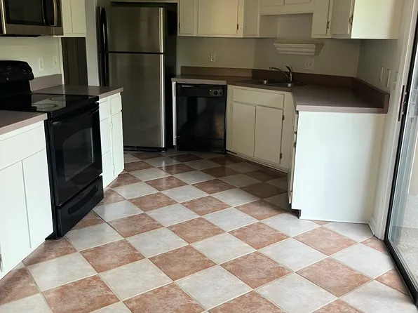 156 Hillsboro Pl, Nashville, TN 37215