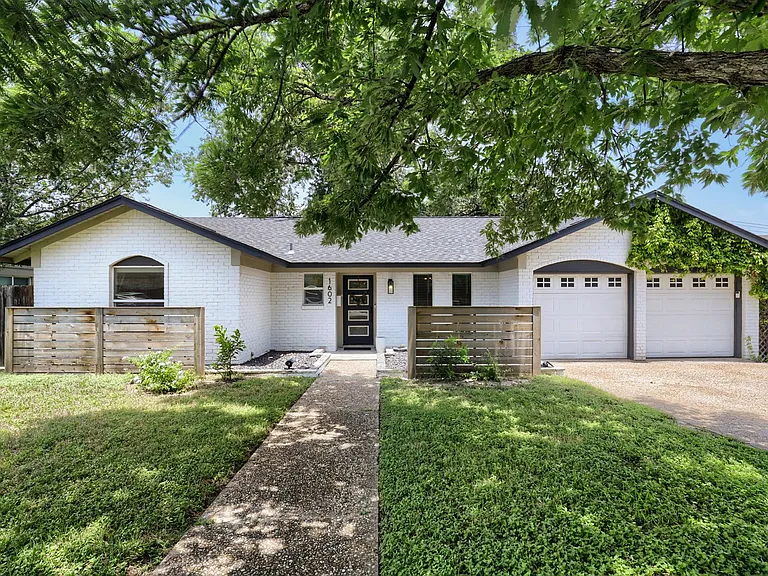 1602 Thornridge Rd — Photo 1