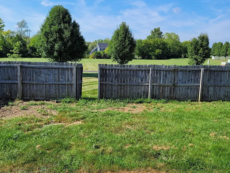 118 Bent Stream Ln — Photo 2