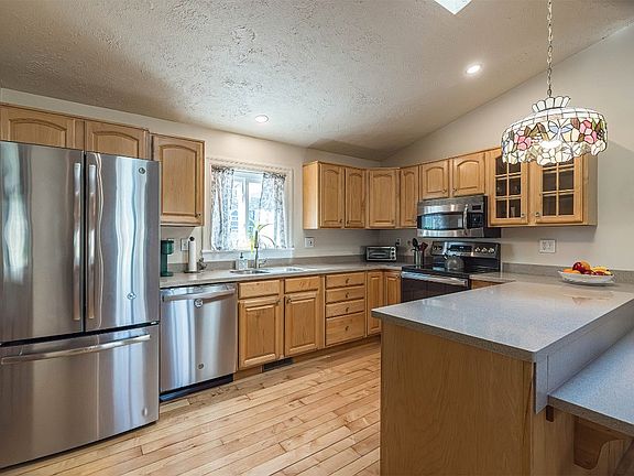 4th image of 6024 Red Pine Ln