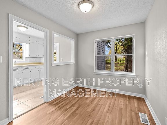 4th image of 7404 Paris Ave