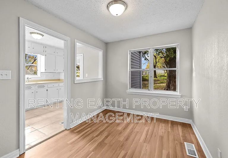 7404 Paris Ave — Photo 4