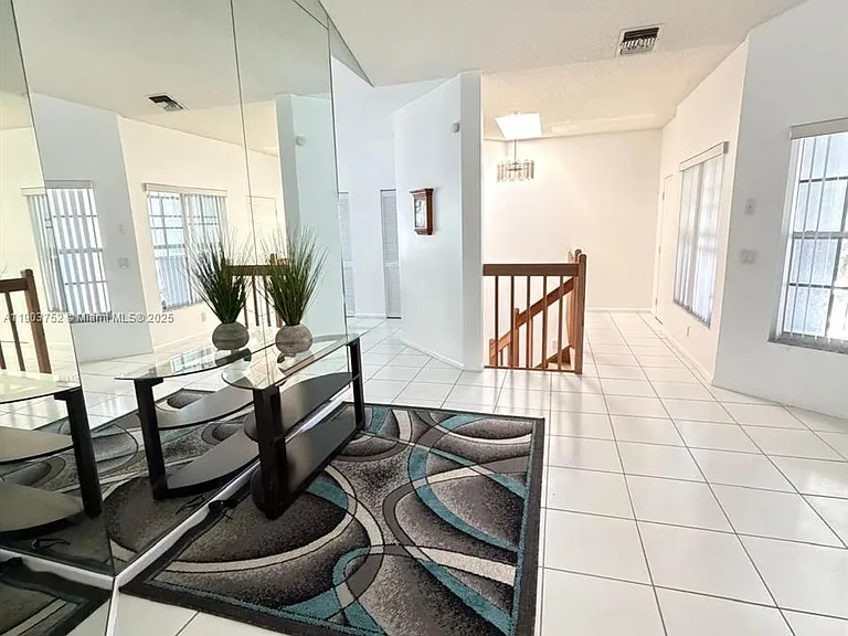 11690 Briarwood Cir #4 — Photo 3