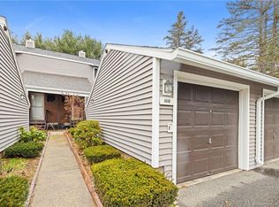 102 Mill Pond Dr, South Windsor, CT 06074