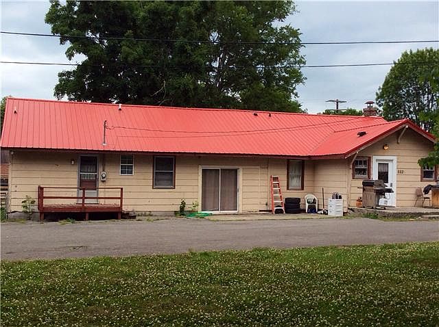 2nd image of 882 Idlewild Dr