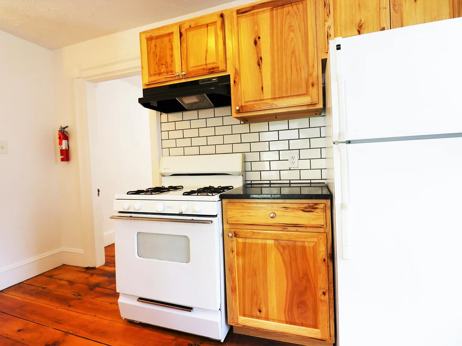 2 bed, 865 sqft, $2,654 — Photo 2