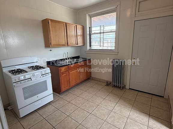 5th image of 1452 E Marquette Rd APT 3