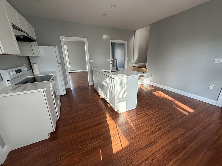 4 Elm St #B — Photo 7