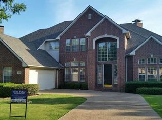 1928 Shumard Oak Ln, Irving, TX 75063