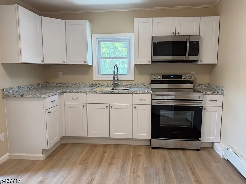 3 bed, 1.0 bath, 740 sqft, $2,600 — Photo 1