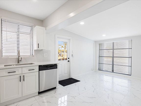 3rd image of 161 SE Celestia Court
