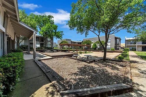 Mission Pointe Club Apartments Photo 1
